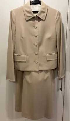 ESCADA セットアップスカートスーツ ベージュ サイズ34*QD536 ESCADA セットアップスカートスーツ ベージュ サイズ34*QD536 - メルカリ