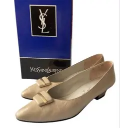 Yves Saint Laurent ベージュ ポインテッドトゥシューズ