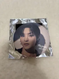 TREASURE PLEASURE 缶バッジ BLUE ジフン