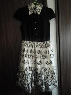 蝶柄 半袖ワンピース 黒と白