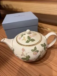 Wedgwood ワイルドストロベリー ティーポット　箱入り未使用