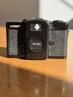 Lomo Minitar 1 コンパクトフィルムカメラのサムネイル