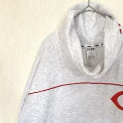 PINK × MLB シンシナティ・レッズ コラボ カウルネック スウェットのサムネイル