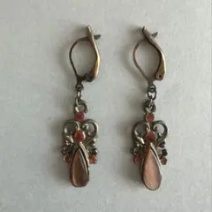 ヴィンテージ風装飾ピアス