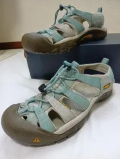 KEEN サンダル25cm ウォータープルーフ 水陸両用　アウトドア　フェスのサムネイル