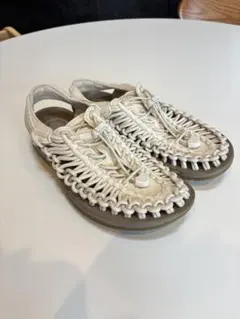 本日限定値下げ！）KEEN UNEEK サンダル サファリ 25.0 - メルカリ