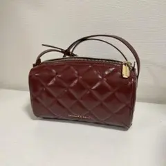 チャールズアンドキースJanieジェイニー キルトショルダーバッグ バーガンディ