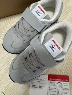 新品　ミズノコラボ　ミキハウス スニーカー 16cm