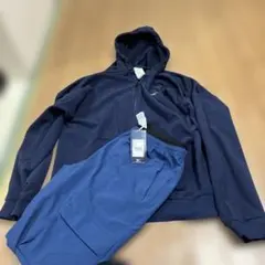 新品未使用Reebok ネイビーフルジップパーカー　ストレッチカーゴセットアップ