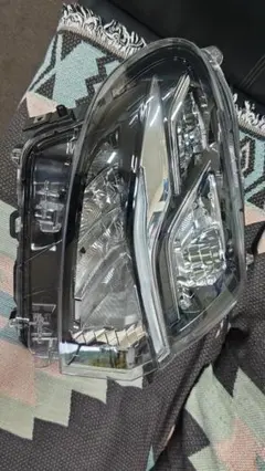 ダイハツタントLA650S 右ヘッドライトのサムネイル