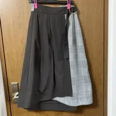 ブラウンとチェック柄のロングスカート　巻きスカート風