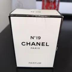 CHANEL N°19 パルファム シャネル 香水