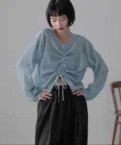 新品　ローリーズファーム　シャーリングシアーラッセルプルオーバーのサムネイル