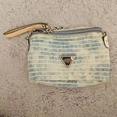 GUESS ストライプポーチ ヴィンテージデニム ブルー/ホワイトのサムネイル