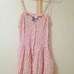 【H&M】黒×ピンクのハート柄ワンピース
