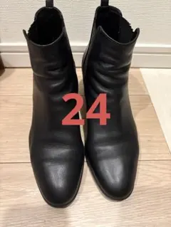 ブラックレザー サイドゴアブーティ