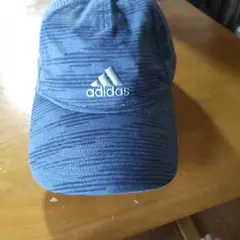 adidas ストライプ ネイビーキャップ