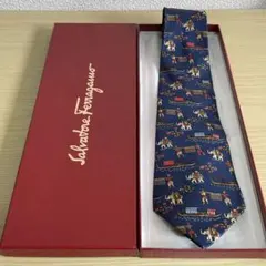サルヴァトーレフェラガモ ネクタイ