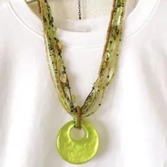 緑色の多層ビーズネックレス　リゾートファッション