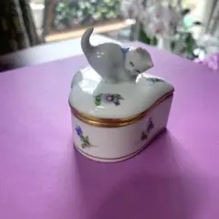 美品✨ヘレンド 猫フイギュリン ミルフルールハート型小物入れのサムネイル
