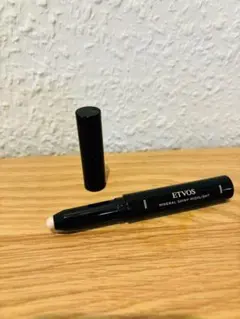 ETVOS ミネラルシャイニーハイライト　アイボリーパール　ハイライトのサムネイル