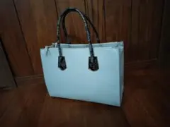 2way ビジネスバッグ ライトグレー パイソン柄ハンドルのサムネイル