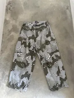 売り切りノースフェイスパープルレーベル カモ柄 カーゴパンツ w30のサムネイル