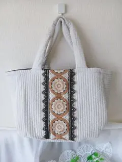 ヌビバッグ インド刺繍 ハンドバッグ 大人可愛い 韓国風 ハンドメイド（A469