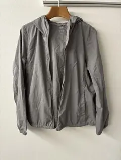 ユニクロ ポケッタブルUVカットパーカ Lサイズ レディース　グレー