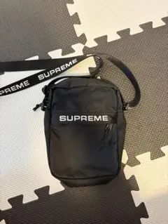 SUPREME ブラックショルダーバッグ