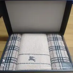【未使用品箱付き】バーバリー　タオルシーツ　チェック柄　 西川産業　ベージュ 未使用品箱付き】バーバリー タオルシーツ チェック柄 西川産業