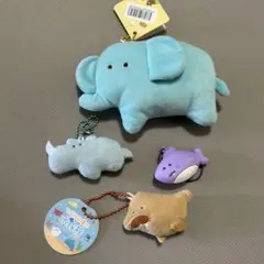 つぶらな瞳シリーズ ストラップ 4点セット - メルカリ