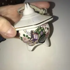 陶器製小物入れ 花と車輪デザイン