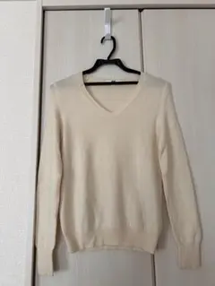 UNIQLOホワイト Vネック カシミアセーター Sサイズ