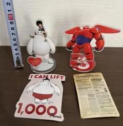 ベイマックス　アクリルスタンド2個、シール2枚セット