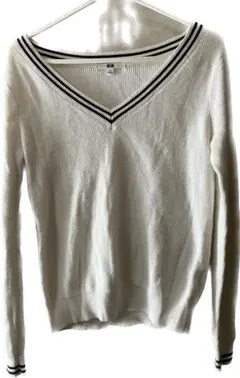 ユニクロ ニット Vネック レディース Mサイズ 白