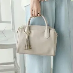 本革　タッセル付き　ハンドバッグ　ショルダーバッグ　 グレー　セレモニー