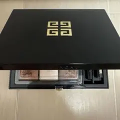 GIVENCHY アイシャドウのサムネイル