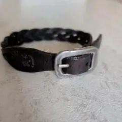 【イルビゾンテ】レザー編みブレスレット　ブラック