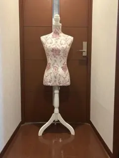 マネキン　ボディ　ロココ調ローズのデザインの布製　レディース仕様