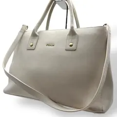 フルラ ショルダーバッグ 2way 腕掛け 肩掛け レザー ホワイト系 金具ロゴ