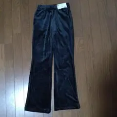 GU ヌクヌクニットコールフレアパンツ 150サイズ