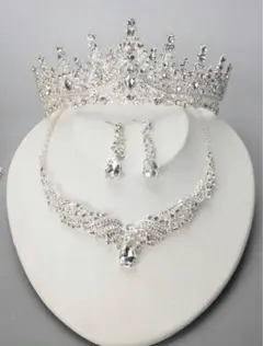o*a様 ウェディング ブライダルアクセサリー3点セット ティアラ・ピアス・ネッ