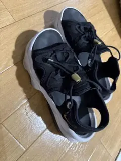 NIKE ナイキ エアマックス ココ サンダル　スニーカー　黒白　23cm