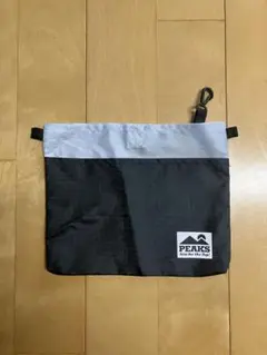 PEAKS ULサコッシュ 黒/グレー 8.5g
