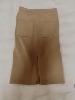 ベージュ タイトスカートのサムネイル
