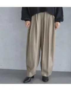 Apart by アパートバイローリーズ サテンコクーンボリュームパンツ