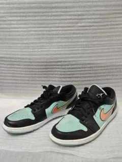 NIKE AIR JORDAN 1 LOW スニーカー