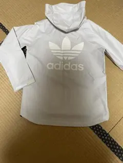 アディダス　マウンテンパーカー