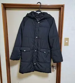 シンプル 黒ダウンジャケット セミロング